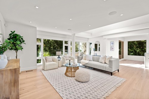 5061 Bear Lane, West Vancouver, BC 