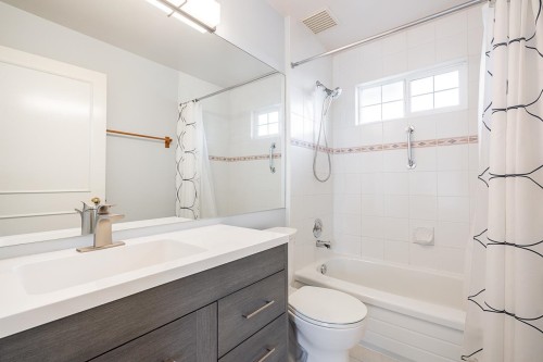 323 Keith Road E, North Vancouver, BC 