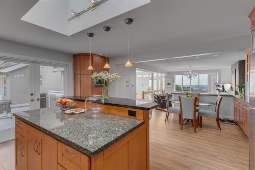 1565 Vinson Creek Road, West Vancouver, BC 