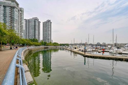3307-1033 Marinaside Crescent, Vancouver, BC 
