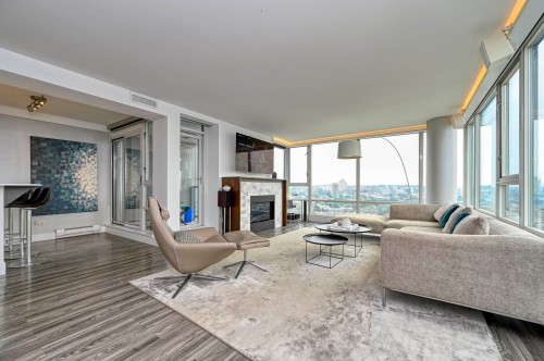 3307-1033 Marinaside Crescent, Vancouver, BC 