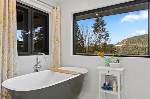 5485 Keith Road, West Vancouver, BC 