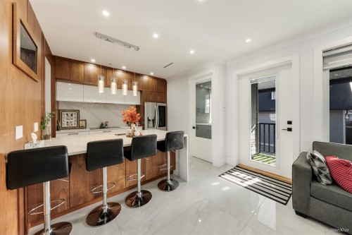 1-926 58Th Avenue E, Vancouver, BC 