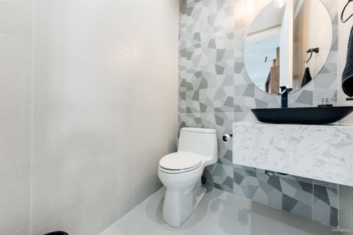 1-926 58Th Avenue E, Vancouver, BC 