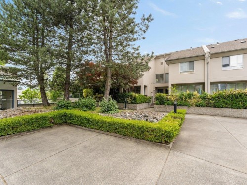 202-7220 Greenford Avenue, Burnaby, BC 