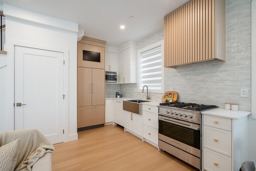 2103 33Rd Avenue E, Vancouver, BC 