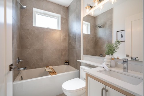 2103 33Rd Avenue E, Vancouver, BC 