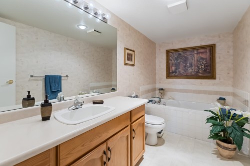 207-11601 227 Street, Maple Ridge, BC 