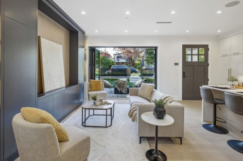 #1-2244 11Th Avenue E, Vancouver, BC 