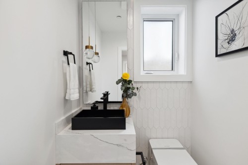 #1-2244 11Th Avenue E, Vancouver, BC 