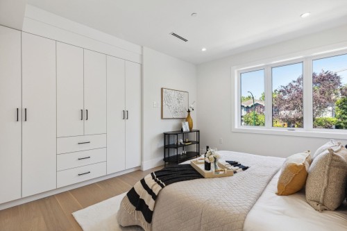 #1-2244 11Th Avenue E, Vancouver, BC 