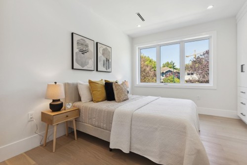 #1-2244 11Th Avenue E, Vancouver, BC 