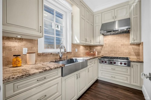 3176 35Th Avenue W, Vancouver, BC 