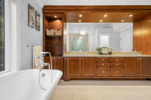 1462 Crystal Creek Drive, Anmore, BC 