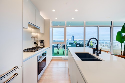 2802/03-652 Whiting Way, Coquitlam, BC 