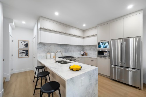 1-3563 25Th Avenue E, Vancouver, BC 