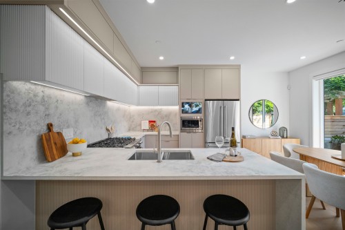 1-3563 25Th Avenue E, Vancouver, BC 