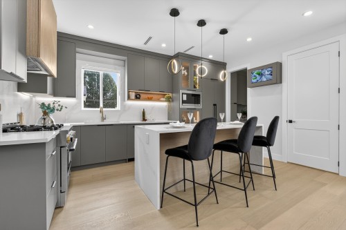 6928 Carnegie Street, Burnaby, BC 