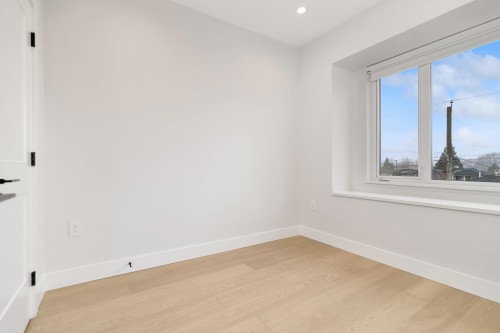 6928 Carnegie Street, Burnaby, BC 