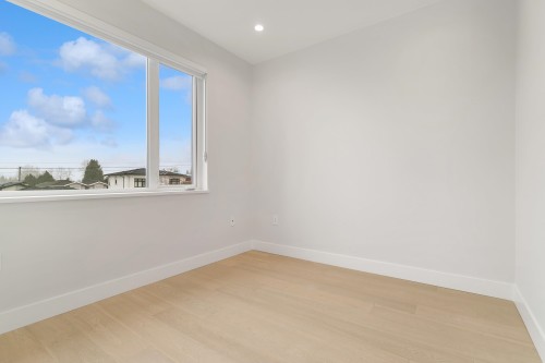 6928 Carnegie Street, Burnaby, BC 