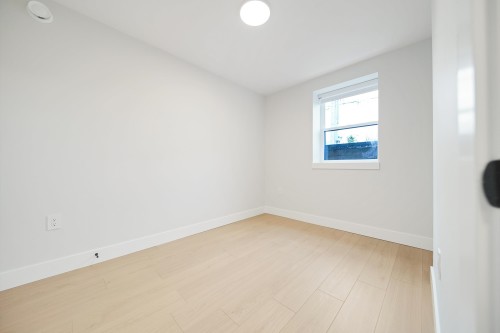 6928 Carnegie Street, Burnaby, BC 