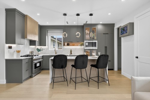 6928 Carnegie Street, Burnaby, BC 