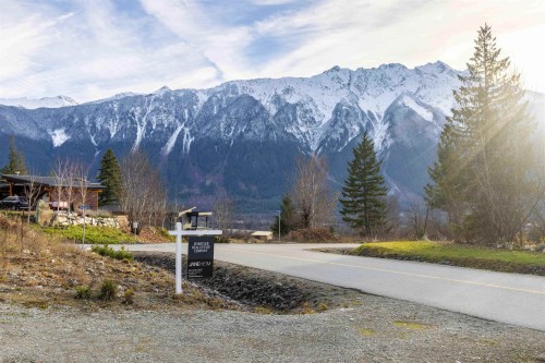 7516 Pebble Creek Drive, Pemberton, BC 