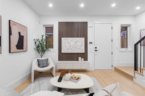 2609 Dundas Street, Vancouver, BC 