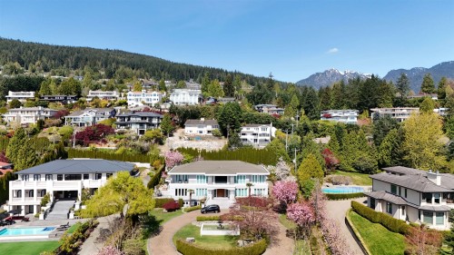 910 Fairmile Road, West Vancouver, BC 