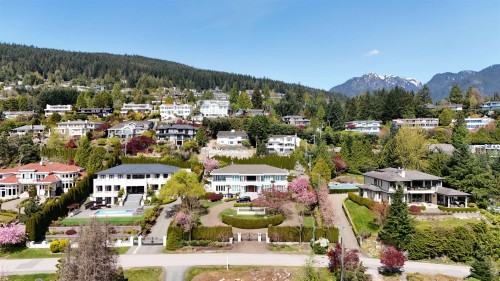 910 Fairmile Road, West Vancouver, BC 