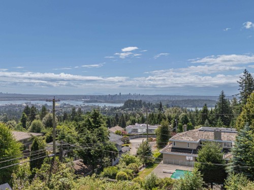 910 Fairmile Road, West Vancouver, BC 