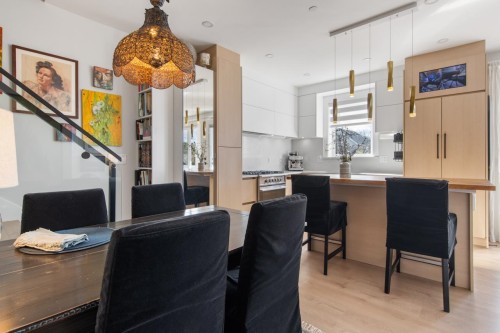 2558 Dundas Street, Vancouver, BC 