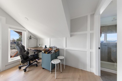 2558 Dundas Street, Vancouver, BC 