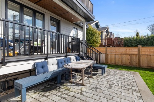 2558 Dundas Street, Vancouver, BC 