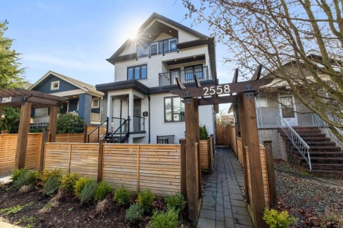 2558 Dundas Street, Vancouver, BC 