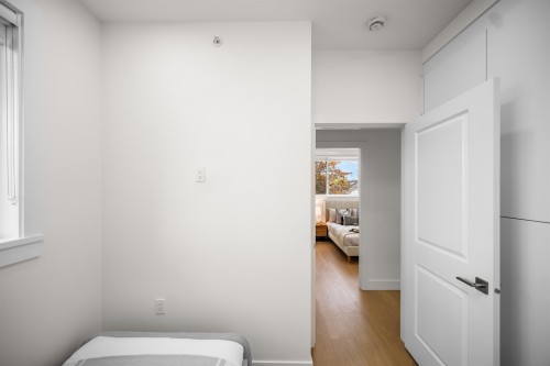 2076 50Th Avenue E, Vancouver, BC 