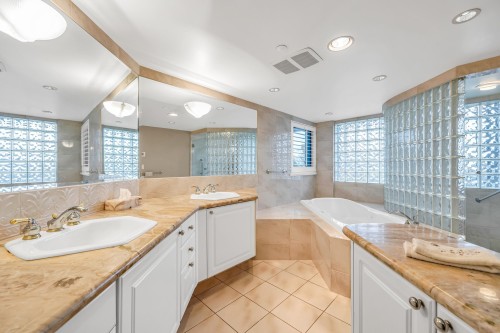 6-1350 14 Avenue W, Vancouver, BC 