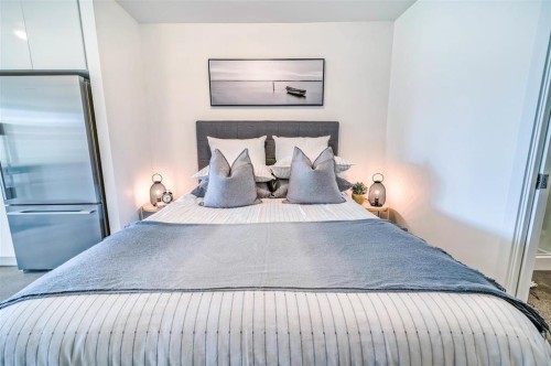 404-231 Pender Street E, Vancouver, BC 