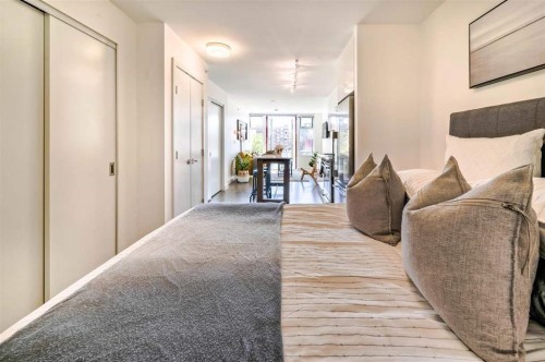 404-231 Pender Street E, Vancouver, BC 