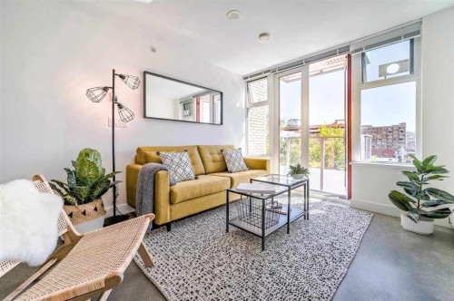 404-231 Pender Street E, Vancouver, BC 