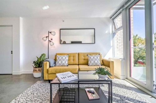 404-231 Pender Street E, Vancouver, BC 