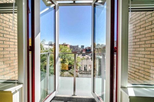 404-231 Pender Street E, Vancouver, BC 