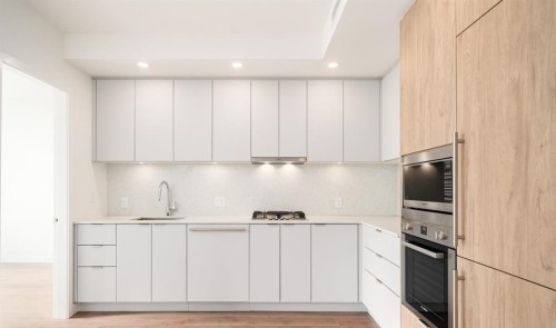 2203-537 Cottonwood Avenue  Coquitlam, BC V3J 0S4