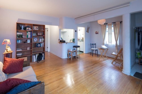 2305 3Rd Avenue W, Vancouver, BC 