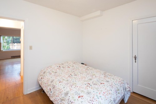 2305 3Rd Avenue W, Vancouver, BC 