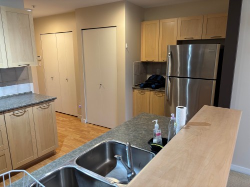 215-1503 65Th Avenue W, Vancouver, BC 