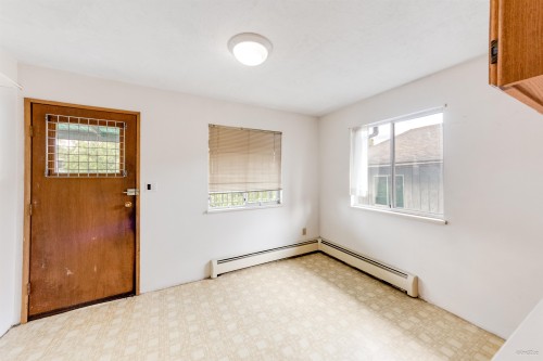 7769 10Th Avenue, Burnaby, BC 