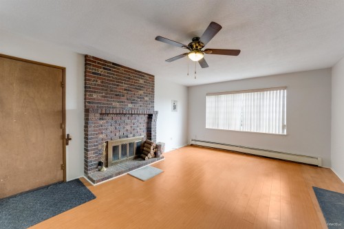 7769 10Th Avenue, Burnaby, BC 