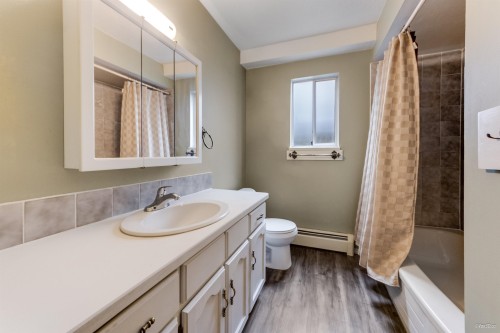 7769 10Th Avenue, Burnaby, BC 