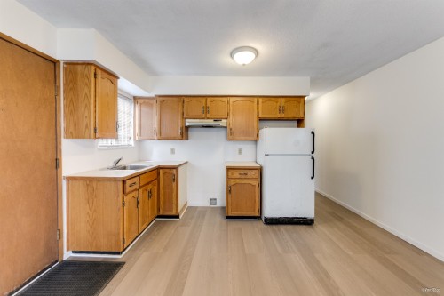 7769 10Th Avenue, Burnaby, BC 